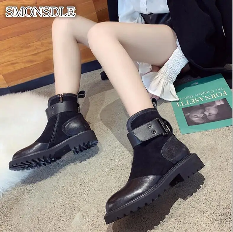 Autumn and winter new Korean version of the thick bottom belt buckle handsome motorcycle boots student boots women
Autumn and winter new Korean version of the thick bottom belt buckle handsome motorcycle boots student boots women