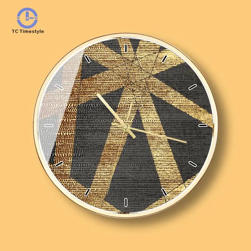 Simple Striped Wall Clock Living Room Bedroom Watches Creative Personality Black Gold Art Atmospheric Wall Clocks
Simple Striped Wall Clock Living Room Bedroom Watches Creative Personality Black Gold Art Atmospheric Wall Clocks