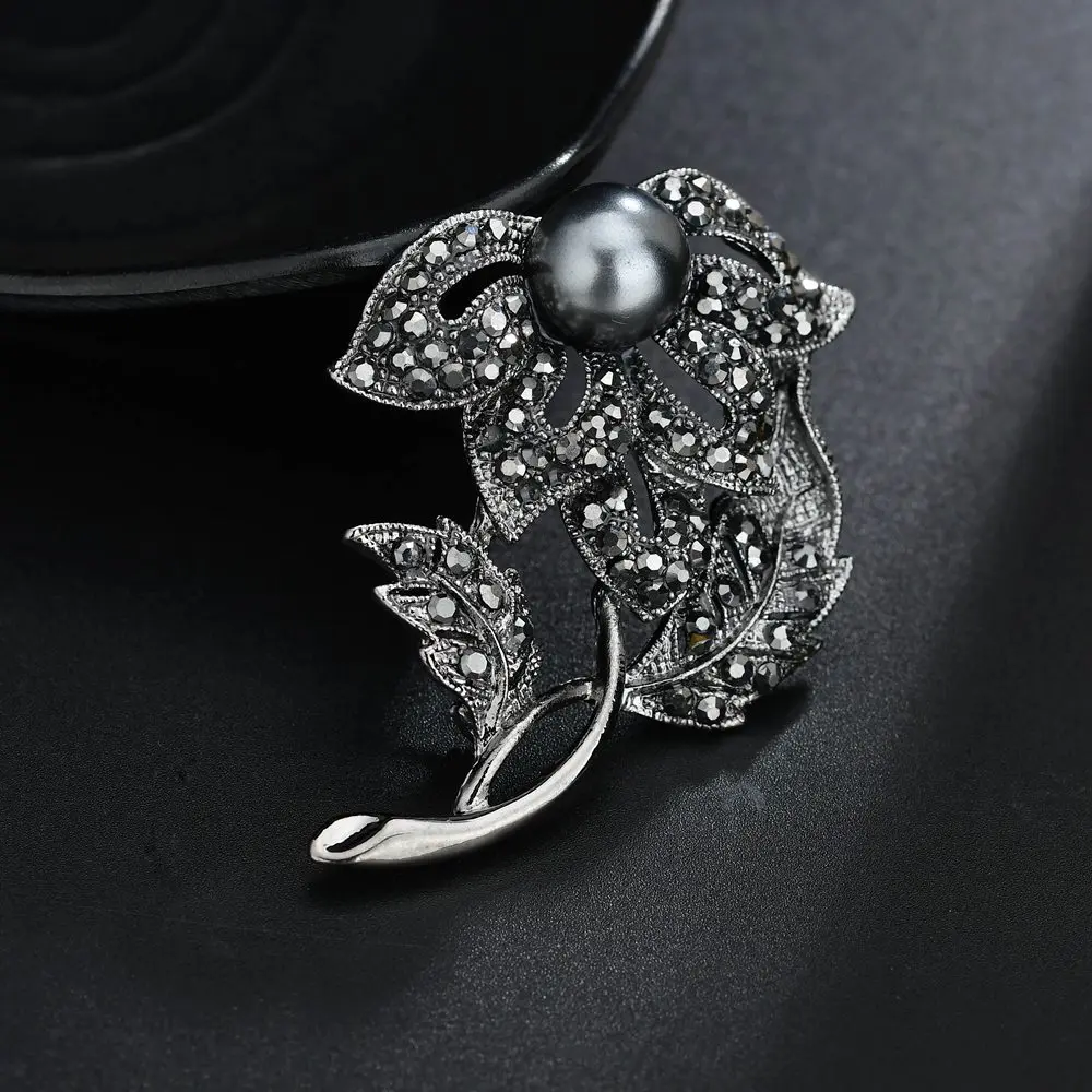 

Terreau Kathy Black Gun Plated Simulated Pearl Brooch Pins Vintage Rhinestones double Leaf And Flower Brooches for Women Gift