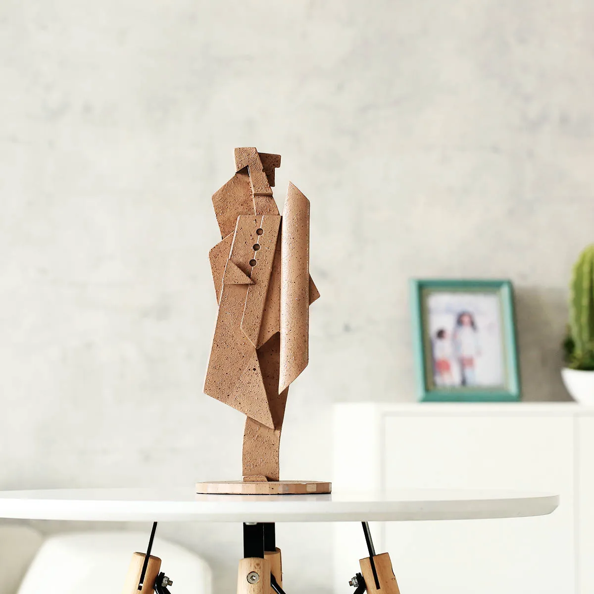 Abstract Character Sculpture Accordion Player Creative Home Decoration Sandstone Texture Feeling Crafts Living Room Furnishings
Abstract Character Sculpture Accordion Player Creative Home Decoration Sandstone Texture Feeling Crafts Living Room Furnishings