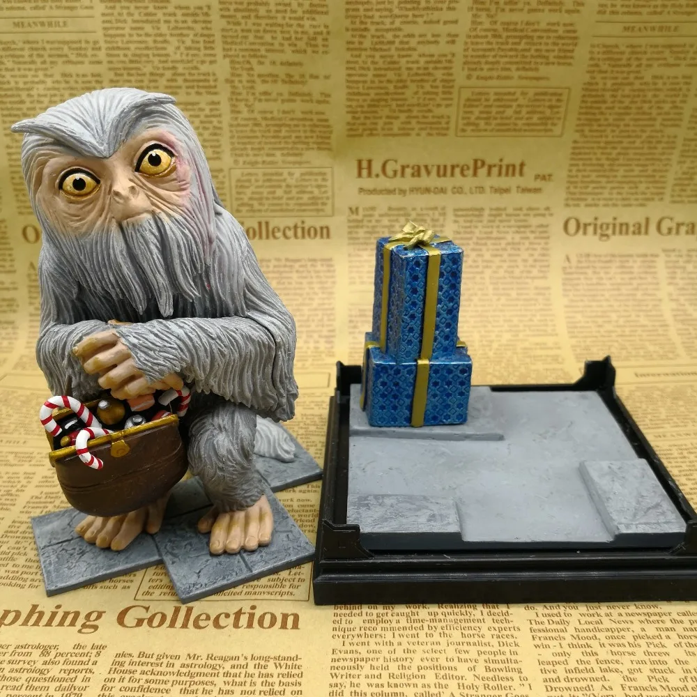 

Harry Potter Fantastic Beasts and Where to Find Them Newt Magic DEMIGUISE 6inch doll Action Figure Statue Opp Bag Pack Model