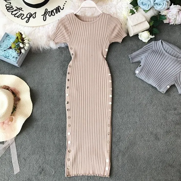 2019 Woman Knitting Dress O-neck Short Sleeves Slim Elegant Knit Dress Sexy Party Dress With Metallic Buttons Split Dress
2019 Woman Knitting Dress O-neck Short Sleeves Slim Elegant Knit Dress Sexy Party Dress With Metallic Buttons Split Dress
