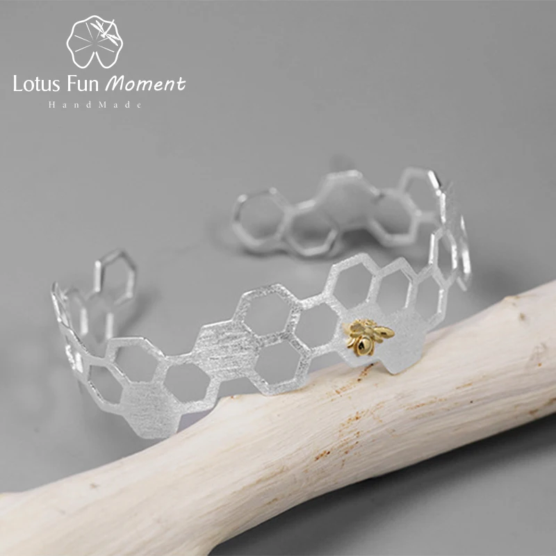 Lotus Fun Moment Real 925 Sterling Silver Natural Fashion Jewelry Creative Honeycomb Home Guard Bangle for Women Bijoux
Lotus Fun Moment Real 925 Sterling Silver Natural Fashion Jewelry Creative Honeycomb Home Guard Bangle for Women Bijoux