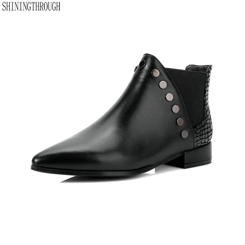 New women ankle boots genuine leather low heel metallic rivet women shoes Chelsea ladies boots large size 42
New women ankle boots genuine leather low heel metallic rivet women shoes Chelsea ladies boots large size 42