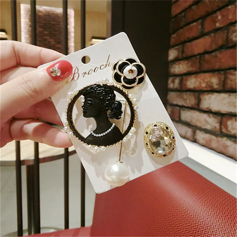 Female Black White Camellia Flower Label Pin Brooch Lady Antique Style Fashion Clothes Scarf Pin Jewelry
Female Black White Camellia Flower Label Pin Brooch Lady Antique Style Fashion Clothes Scarf Pin Jewelry