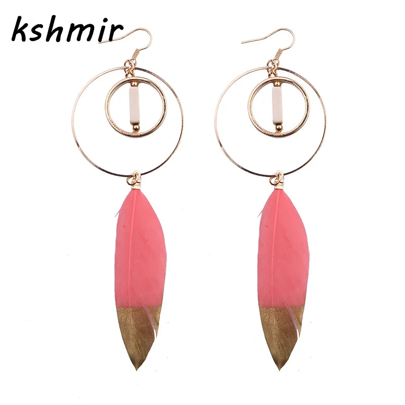 Fashion feathers pendants earrings Simple metal circular color feather earrings Winter fashion women jewelry earring 2018
Fashion feathers pendants earrings Simple metal circular color feather earrings Winter fashion women jewelry earring 2018