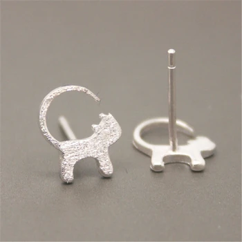 Fashion cat stud earrings Beautiful long tail cat stud earrings Cat shadow drawing surface stud earrings for women
Fashion cat stud earrings Beautiful long tail cat stud earrings Cat shadow drawing surface stud earrings for women