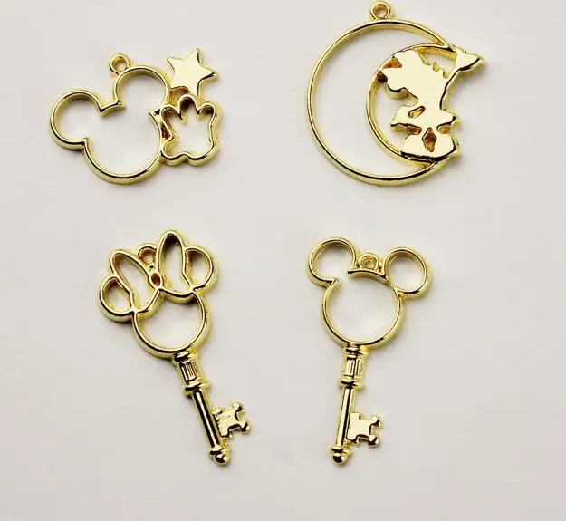 50Pcs Popular cartoon mickey min'nie Necklace Key chain earrings Metal Charm Pendants Jewelry Making
50Pcs Popular cartoon mickey min'nie Necklace Key chain earrings Metal Charm Pendants Jewelry Making