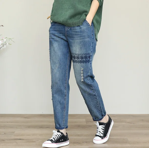 BUYKUD Jean Woman Mom Jeans Pants Boyfriend Jeans for Women Embroidery Ripped Large Size Ladies Jeans Denim 3xl 2019
BUYKUD Jean Woman Mom Jeans Pants Boyfriend Jeans for Women Embroidery Ripped Large Size Ladies Jeans Denim 3xl 2019