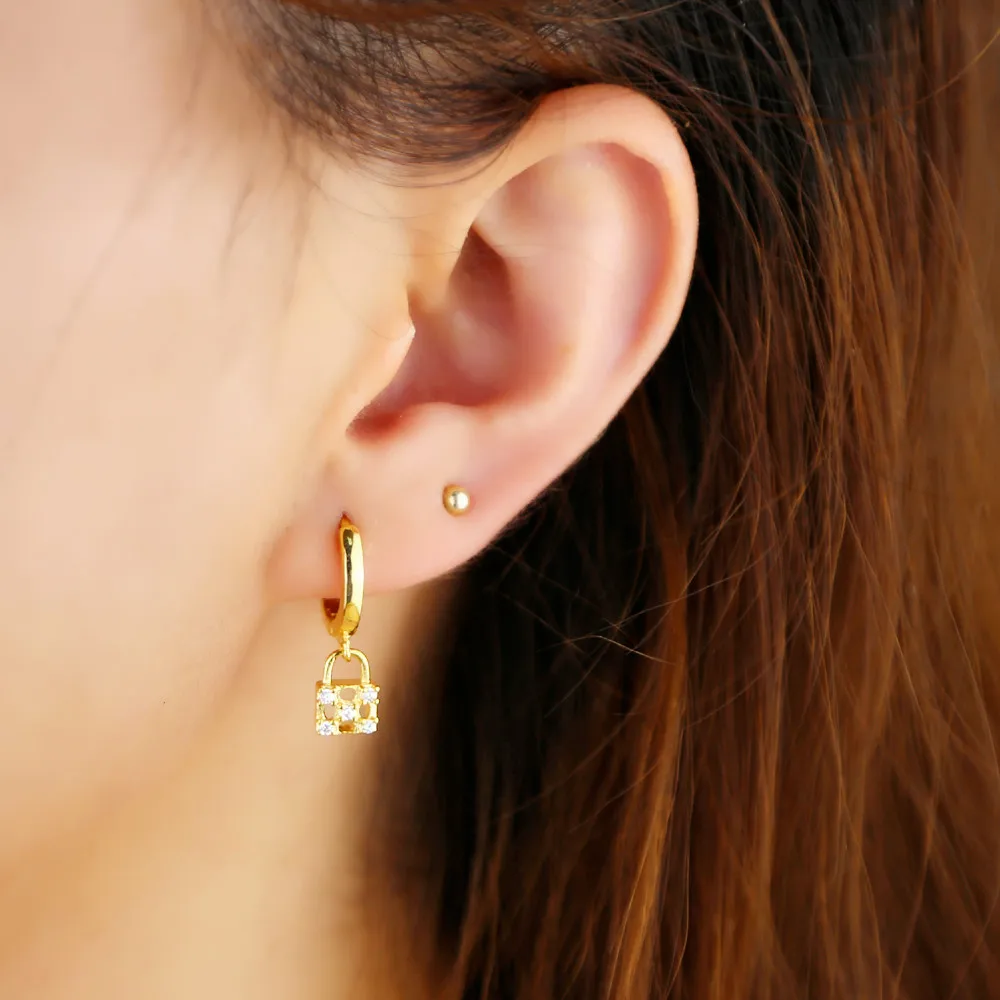 2019 Gold filled simple classic dangle drop earring cz paved for women Trendy plain lock charm earrings simple wedding jewelry
2019 Gold filled simple classic dangle drop earring cz paved for women Trendy plain lock charm earrings simple wedding jewelry