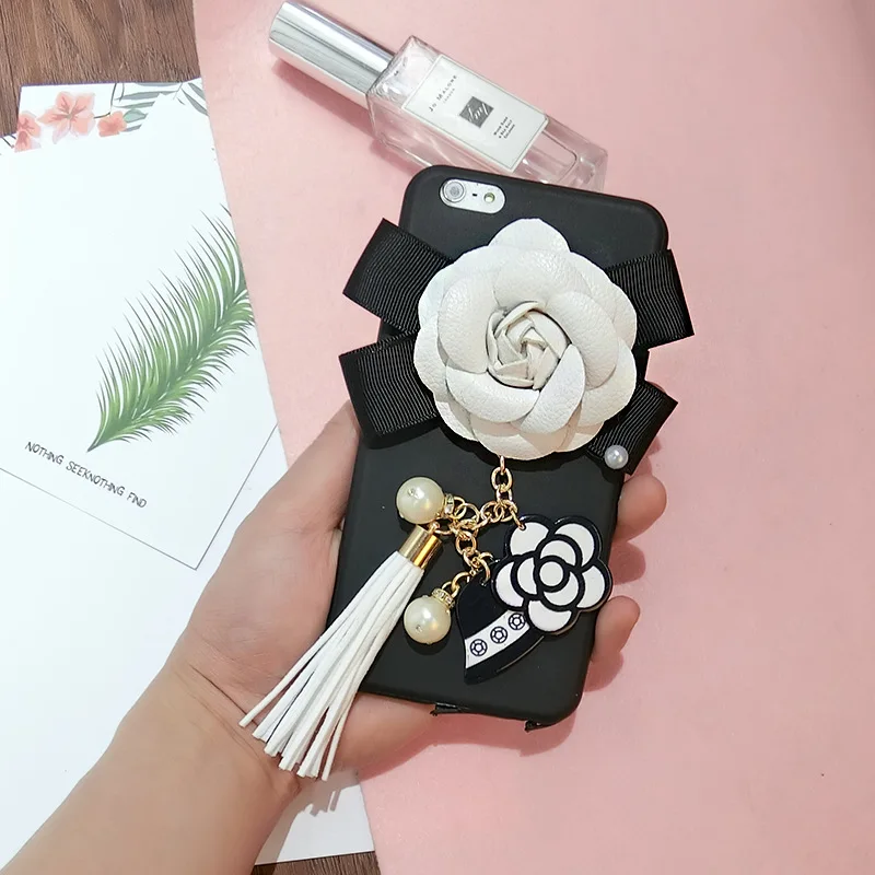 Leather Camellia Bow Fringe Pearl Pendant diy Mobile Shell Jewelry Pendant Handmade Accessories Material Pack
Leather Camellia Bow Fringe Pearl Pendant diy Mobile Shell Jewelry Pendant Handmade Accessories Material Pack