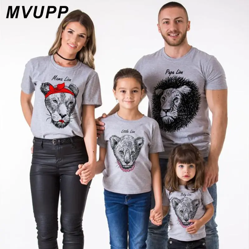 2019 fashion lion print t shirt family matching clothes daddy mommy baby girl boy kids cotton summer children set animal street
2019 fashion lion print t shirt family matching clothes daddy mommy baby girl boy kids cotton summer children set animal street