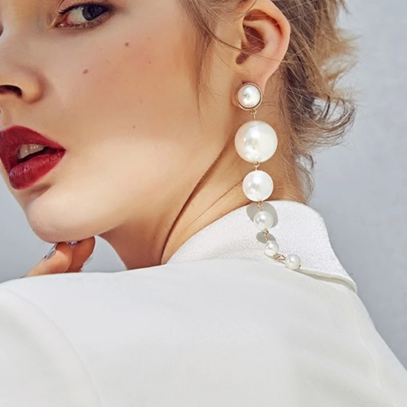 JAVRICK Trendy Elegant Created Big Simulated Pearl Long Earrings Pearls String Statement Dangle Earrings For Wedding Party Gift
JAVRICK Trendy Elegant Created Big Simulated Pearl Long Earrings Pearls String Statement Dangle Earrings For Wedding Party Gift
