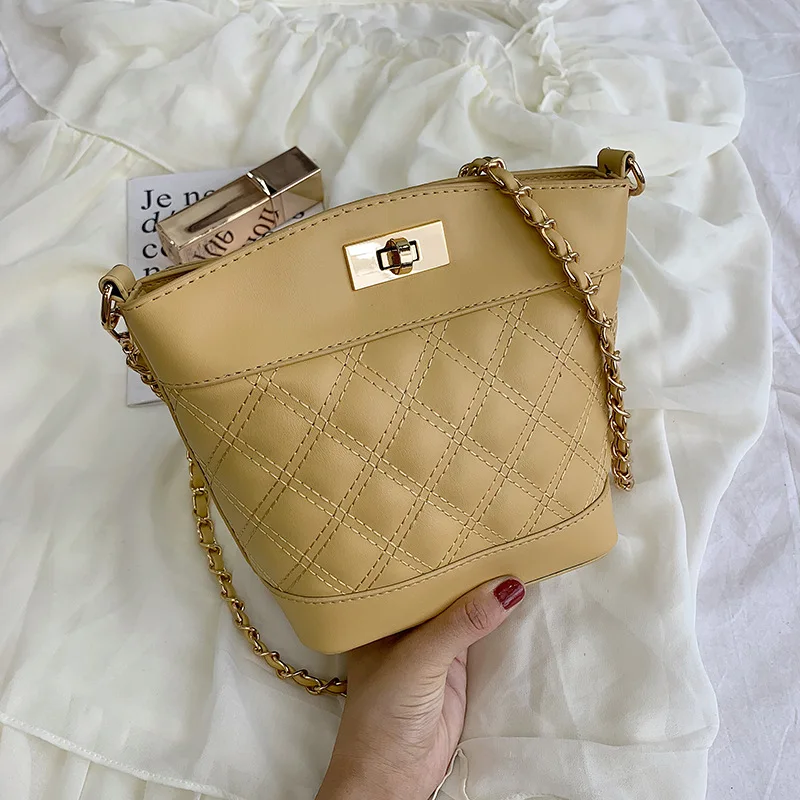 Plaid Chain Female Messenger Bag 2019 New Fashion Bucket Women Shoulder Bag Summer Crossbody Bag Famous Brand Designer Handbag
Plaid Chain Female Messenger Bag 2019 New Fashion Bucket Women Shoulder Bag Summer Crossbody Bag Famous Brand Designer Handbag