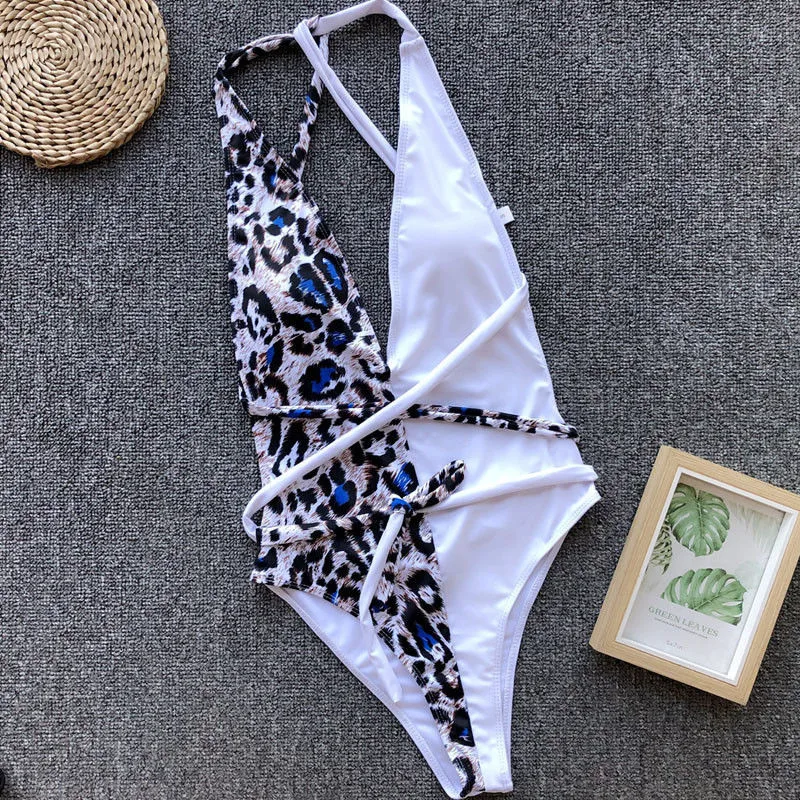 Leopard print Sexy monokinis one piece Summer bikinis bathing Patchwork Padded Deep V bandage halter Swimsuit vintage Beach 2019
Leopard print Sexy monokinis one piece Summer bikinis bathing Patchwork Padded Deep V bandage halter Swimsuit vintage Beach 2019