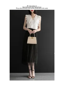 Summer 2019 New V-neck lace suspender for ladies wearing white waistcoat and chiffon jacket
Summer 2019 New V-neck lace suspender for ladies wearing white waistcoat and chiffon jacket