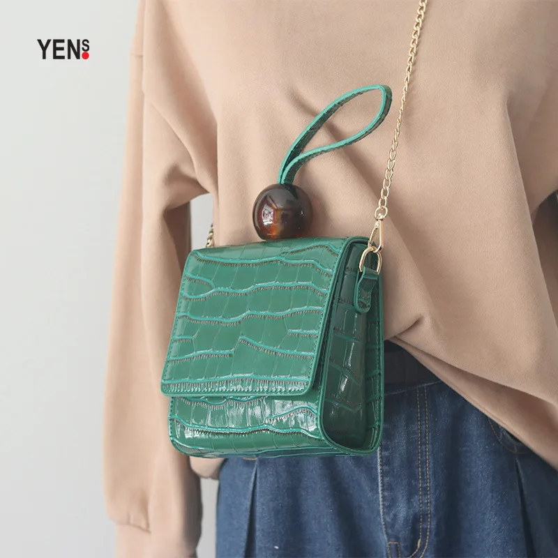 Luxury Handbags Women Bags Designer Crocodile Alligator Stone Pattern Acrylic Ball Small Flap Box Bag Casual Clutch Bags Women
Luxury Handbags Women Bags Designer Crocodile Alligator Stone Pattern Acrylic Ball Small Flap Box Bag Casual Clutch Bags Women