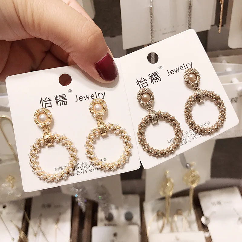New Arrival Metal Classic Round Women Dangle Earrings Geometric Earrings simple korean Pearl Accessories for Female jewelry
New Arrival Metal Classic Round Women Dangle Earrings Geometric Earrings simple korean Pearl Accessories for Female jewelry
