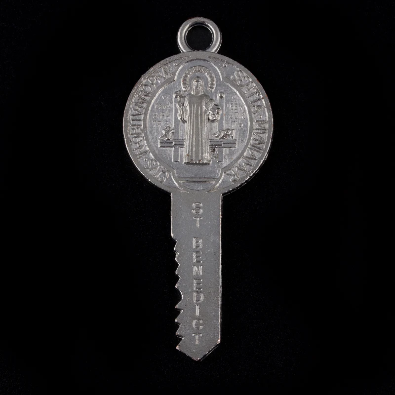 Saint Benedict Exorcism Medal Catholic Cross Key Charm12pcs lot Antique silver Pendants Alloy Handmade Jewelry DIY
Saint Benedict Exorcism Medal Catholic Cross Key Charm12pcs lot Antique silver Pendants Alloy Handmade Jewelry DIY