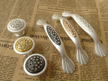 New High Quality European Classic Crystal Zinc Alloy Cabinets Handle/Pull Handle Knob
New High Quality European Classic Crystal Zinc Alloy Cabinets Handle/Pull Handle Knob