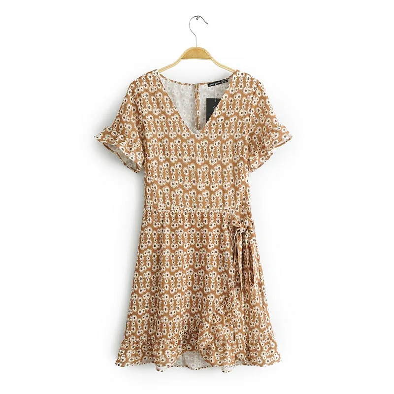 QZ970 European Design V Neck Side Ruffles Short Sleeve Tiny Daisy Floral Print Dress Ladies Chic Summer Beach Dresses Vestidos
QZ970 European Design V Neck Side Ruffles Short Sleeve Tiny Daisy Floral Print Dress Ladies Chic Summer Beach Dresses Vestidos