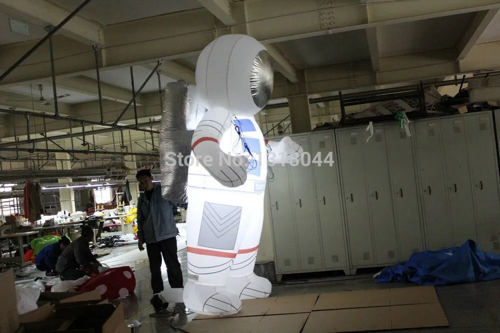 2014 newest giant inflatable astronaut balloon with led lights fo advertising/decoration/promotion
2014 newest giant inflatable astronaut balloon with led lights fo advertising/decoration/promotion