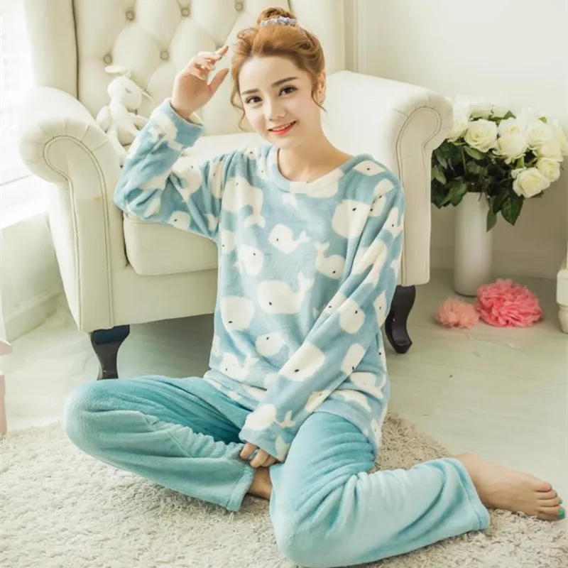 Winter Female Pajama Polyester Full Trousers Lady Two Piece Pajama Set Print Home Clothing Women's Flannel Pajamas Set
Winter Female Pajama Polyester Full Trousers Lady Two Piece Pajama Set Print Home Clothing Women's Flannel Pajamas Set