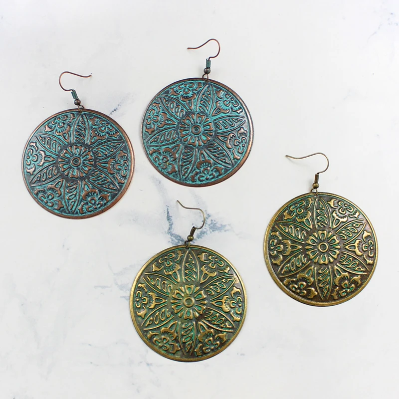Circular Carved pattern Petal shape Pendant Earrings Ethnic style Bronze Antique Flower Charm Earrings Women jewelry
Circular Carved pattern Petal shape Pendant Earrings Ethnic style Bronze Antique Flower Charm Earrings Women jewelry