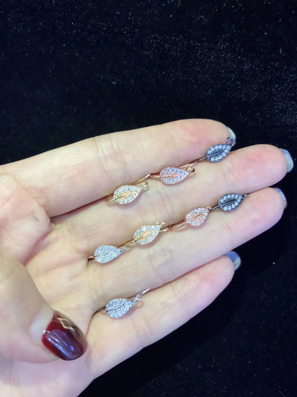 Y056 1 Pair Golden Plated Paved CZ Cubic Zirconia Earrings Back Cap Jewelry Connector DIY Fine Jewellery Making
Y056 1 Pair Golden Plated Paved CZ Cubic Zirconia Earrings Back Cap Jewelry Connector DIY Fine Jewellery Making