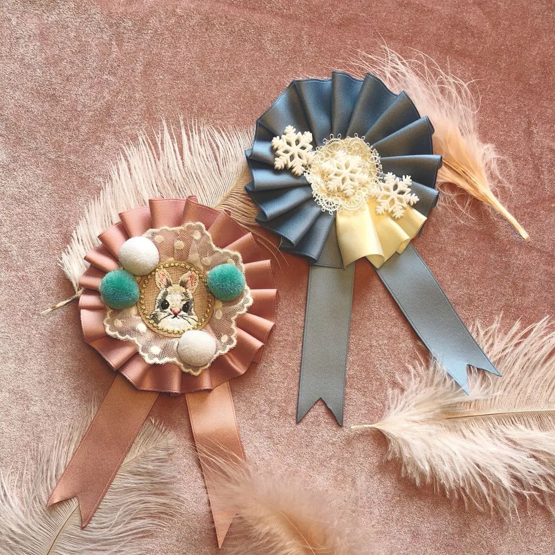 MOE is badge embroidery powder blue rabbit amphibious brooch pin side clamp lolita hand as sweet
MOE is badge embroidery powder blue rabbit amphibious brooch pin side clamp lolita hand as sweet
