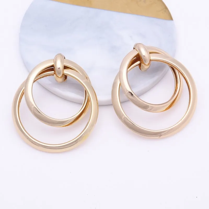 EK289 New Trendy Twisted Big Circles Stud Earrings for Women Hollow Round Metal Statement Earring Minimalist Beautiful Jewelry
EK289 New Trendy Twisted Big Circles Stud Earrings for Women Hollow Round Metal Statement Earring Minimalist Beautiful Jewelry