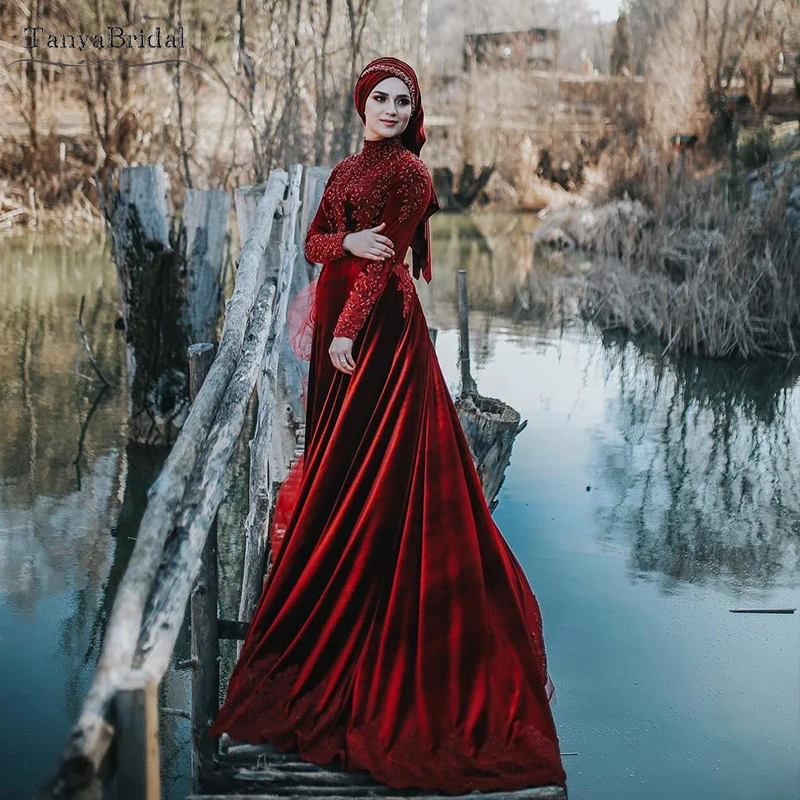 Burgundy Velvet Wedding Dresses Muslim Long Sleeve elegant Bridal Dresses Luxury beaded Kaftan Vestido De Noiva DW129
Burgundy Velvet Wedding Dresses Muslim Long Sleeve elegant Bridal Dresses Luxury beaded Kaftan Vestido De Noiva DW129