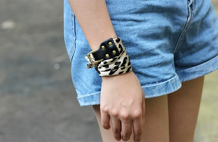 Yishine 42*2.5CM New Trend Sexy Leopard Prints Polyester Wristband Bag Scarf Hand Decorative Scarves Shawls for Women Lady Girls
Yishine 42*2.5CM New Trend Sexy Leopard Prints Polyester Wristband Bag Scarf Hand Decorative Scarves Shawls for Women Lady Girls