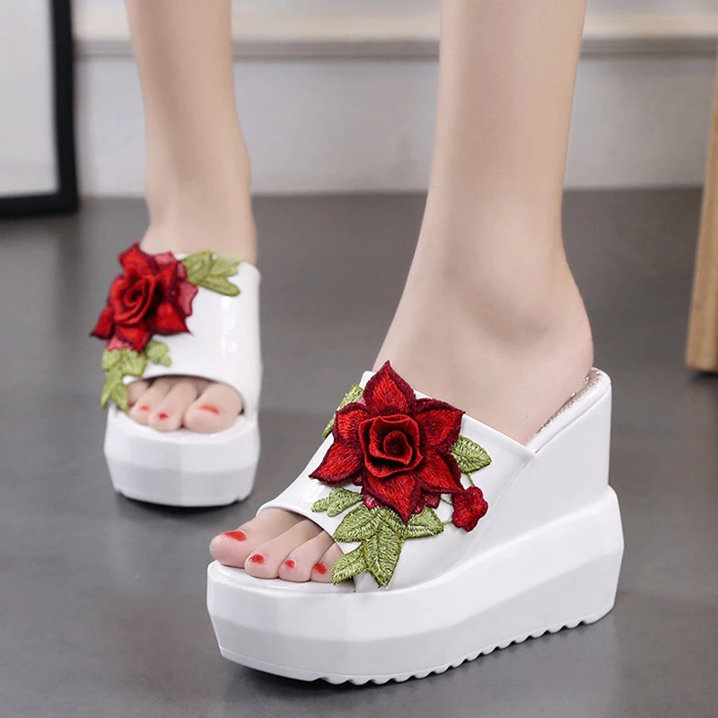 Women Sandals Summer Embroidery Flower Leisure Shoes Women Platform Wedges Fish Mouth Gladiator Sandals Thick Bottom Slippers
Women Sandals Summer Embroidery Flower Leisure Shoes Women Platform Wedges Fish Mouth Gladiator Sandals Thick Bottom Slippers