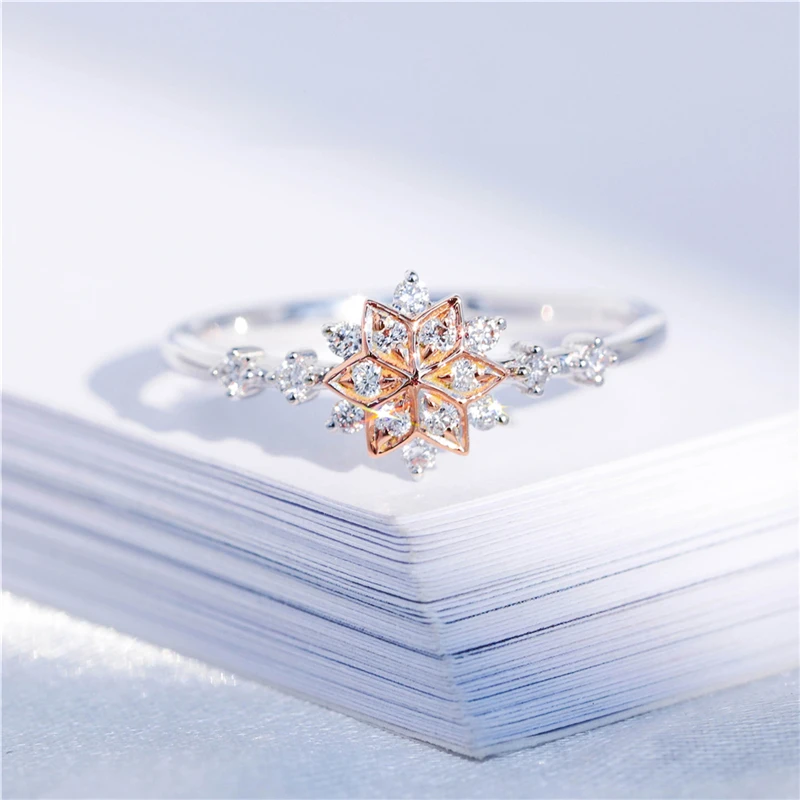 Cute Snowflake Rings Double Color Layered Plated Ring for Women Dainty Delicate Cubic Zircon Anel Bague Student Party Jewelry Z4
Cute Snowflake Rings Double Color Layered Plated Ring for Women Dainty Delicate Cubic Zircon Anel Bague Student Party Jewelry Z4