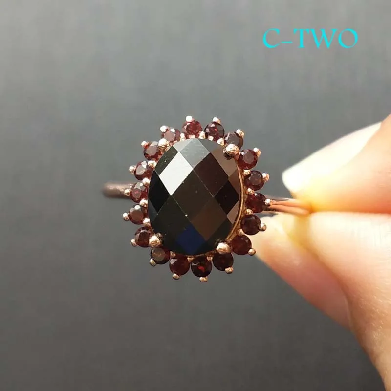 CTWO, Fine jewelry ring natural agate with small garnet setting rose gold plated 925 silver classic ring for woman
CTWO, Fine jewelry ring natural agate with small garnet setting rose gold plated 925 silver classic ring for woman