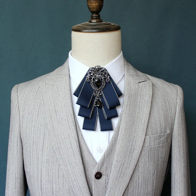 Мужская и женская рубашка с воротником галстуком-бабочкой со стразами деловой