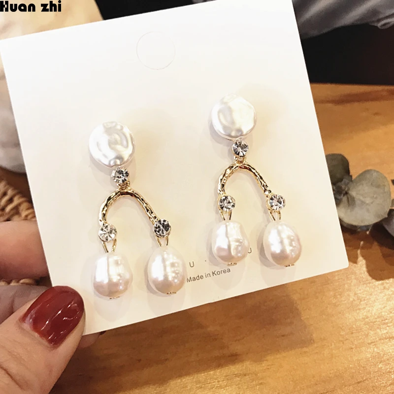 HUANZHI 2019 New Design Gold Metal Branch Crystal Rhinestone Irregular Pearl Long Drop Earrings for Women Girl Party Jewelry
HUANZHI 2019 New Design Gold Metal Branch Crystal Rhinestone Irregular Pearl Long Drop Earrings for Women Girl Party Jewelry