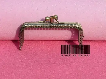 10pcs/lot 10.5cm Antique Brass Metal Handbag Frame Kiss Clasp Bag Making Supplies Dual compartment Freeshipping
10pcs/lot 10.5cm Antique Brass Metal Handbag Frame Kiss Clasp Bag Making Supplies Dual compartment Freeshipping