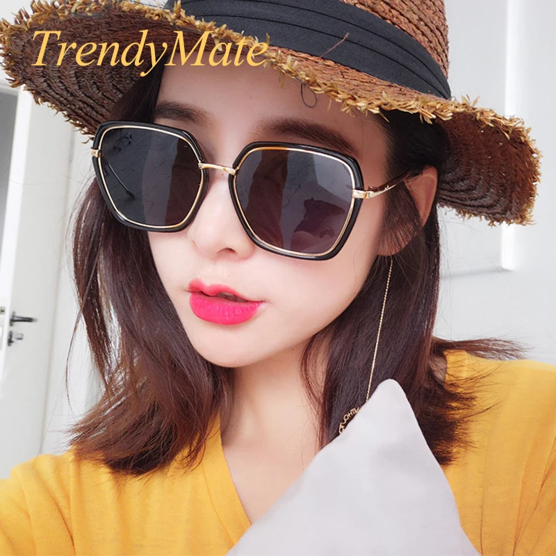 2018 Fashion Square Sunglasses Women Retro Brand Designer Sun Glasses for Female New Summer Oversized Sunglasses UV400 1360T
2018 Fashion Square Sunglasses Women Retro Brand Designer Sun Glasses for Female New Summer Oversized Sunglasses UV400 1360T