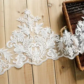 3Yards/pack Refined Luxury with Continental Car Bone Sequined Lace Wedding Dress Accessories Lace Trim RS1211
3Yards/pack Refined Luxury with Continental Car Bone Sequined Lace Wedding Dress Accessories Lace Trim RS1211