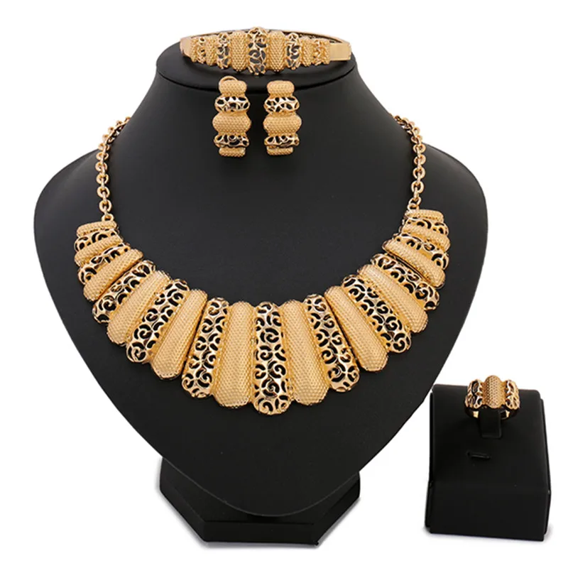 2017 Fashion Exquisite Dubai Jewelry Set Luxury Gold Color Big Nigerian Wedding African Beads Costume Design jewelry set
2017 Fashion Exquisite Dubai Jewelry Set Luxury Gold Color Big Nigerian Wedding African Beads Costume Design jewelry set