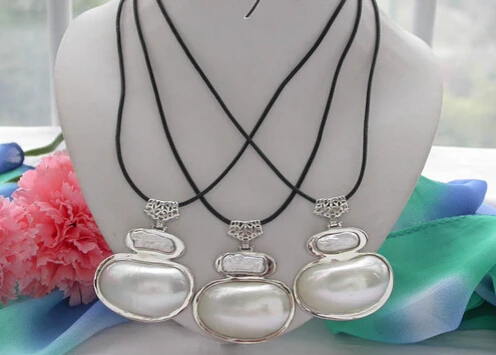 ddh002616 wholesale 3pcs 48mm white mabe keshi pearl necklace crescent pendant
ddh002616 wholesale 3pcs 48mm white mabe keshi pearl necklace crescent pendant