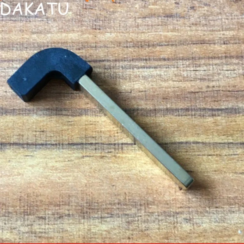 DAKATU Smart Remote key blade for VW New MAGOTAN B5 Emergency Smart spare key blade replacement insert key blade
DAKATU Smart Remote key blade for VW New MAGOTAN B5 Emergency Smart spare key blade replacement insert key blade