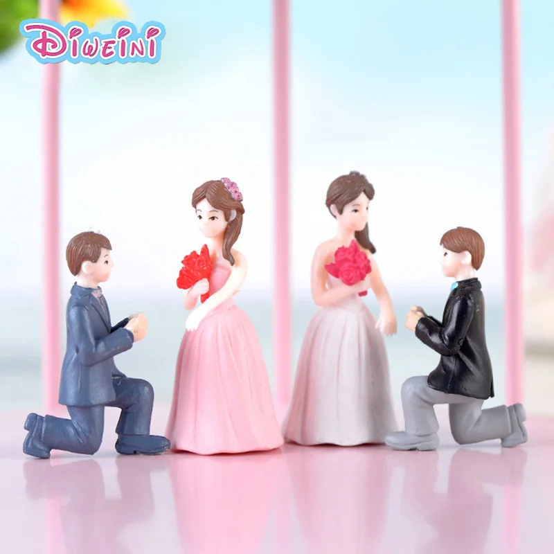Lover Proposal Figures Romantic Character Girl Model Miniature Figurines Fairy home Garden Wedding Doll Decoration Girl toy gift
Lover Proposal Figures Romantic Character Girl Model Miniature Figurines Fairy home Garden Wedding Doll Decoration Girl toy gift