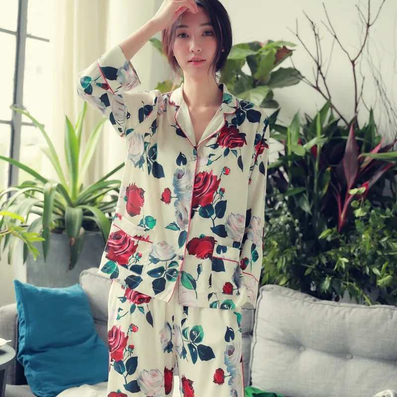 New Women Spring Long Sleeves Pajamas Sexy Loose Pyjamas Printed Cardigan 2pieces Set Leisure Ladies Silk Pijama Mujer Sleepwear
New Women Spring Long Sleeves Pajamas Sexy Loose Pyjamas Printed Cardigan 2pieces Set Leisure Ladies Silk Pijama Mujer Sleepwear
