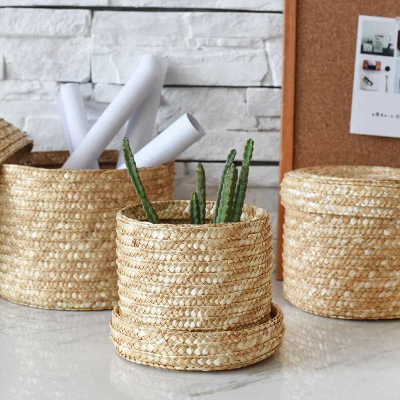 1Pcs Natural Straw Wheat Desktop Storage Basket Box With Lid Toys Sundries Underwear Clothing Cosmetics Storage Box Hand Woven 
1Pcs Natural Straw Wheat Desktop Storage Basket Box With Lid Toys Sundries Underwear Clothing Cosmetics Storage Box Hand Woven