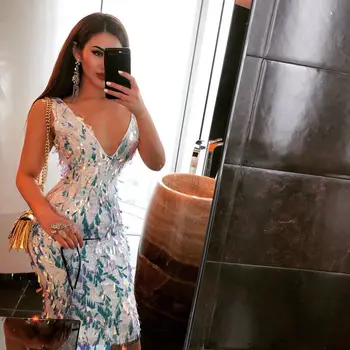 Elegant 2018 Fashion Women Sexy Sleeveless Sequins Dress V Neck Patchwork Summer Mesh Bodycon Sexy Cluwear Celebrity Vestidos
Elegant 2018 Fashion Women Sexy Sleeveless Sequins Dress V Neck Patchwork Summer Mesh Bodycon Sexy Cluwear Celebrity Vestidos