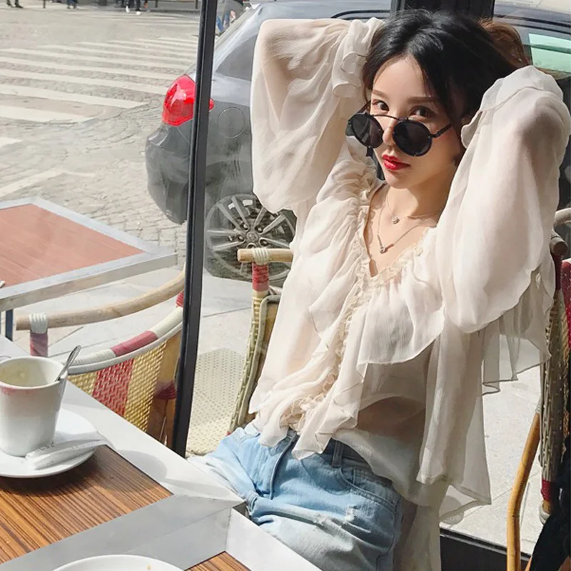 V-neck Boho Mesh Blouse Shirt Women Ruffle Flare Sleeve Elegant Peplum Tops Summer Ruffles See Through Ladies Sexy Blusas 2019
V-neck Boho Mesh Blouse Shirt Women Ruffle Flare Sleeve Elegant Peplum Tops Summer Ruffles See Through Ladies Sexy Blusas 2019