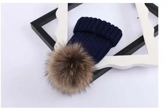 50pcs/lot fedex fast korean style woman casual winter knitted beanies lady fur ball hat
50pcs/lot fedex fast korean style woman casual winter knitted beanies lady fur ball hat